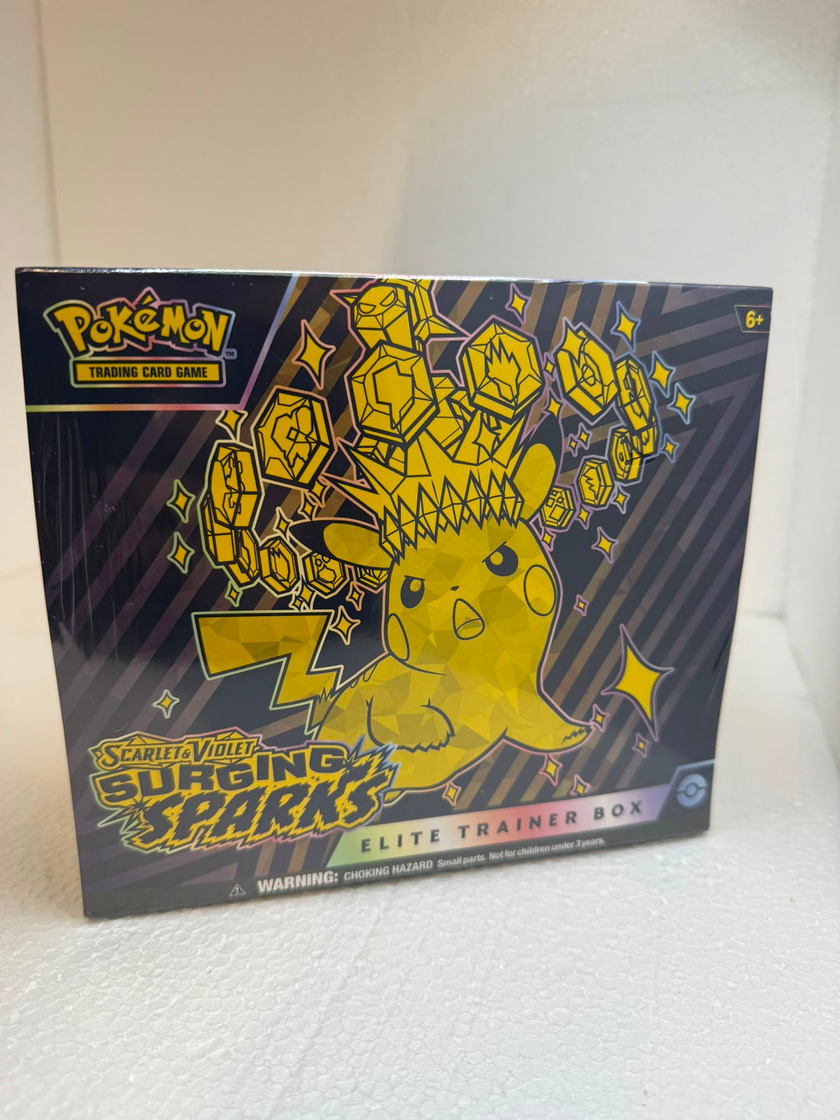 Surging Sparks - Elite Trainer Box