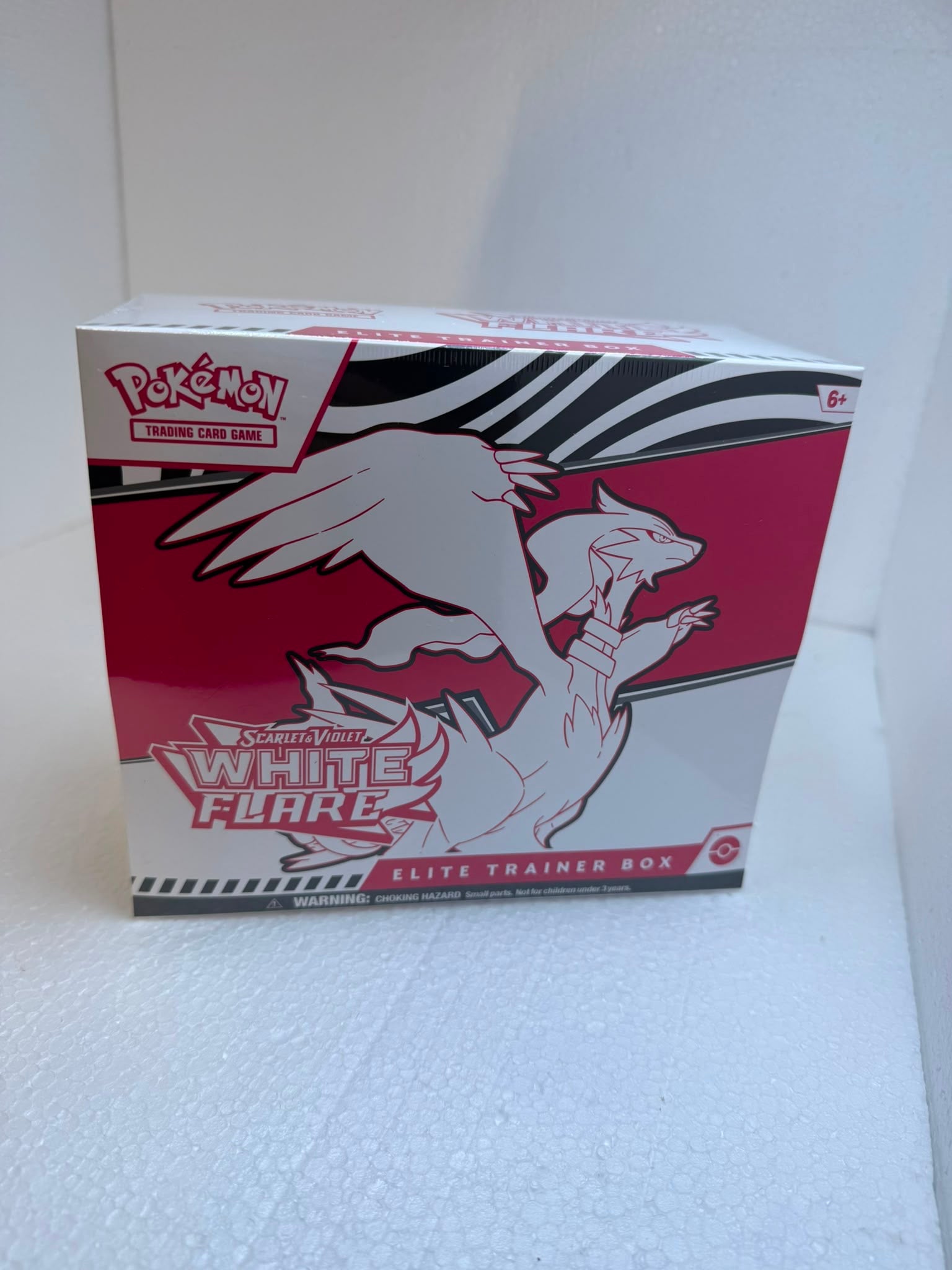 White flare - Elite Trainer Box