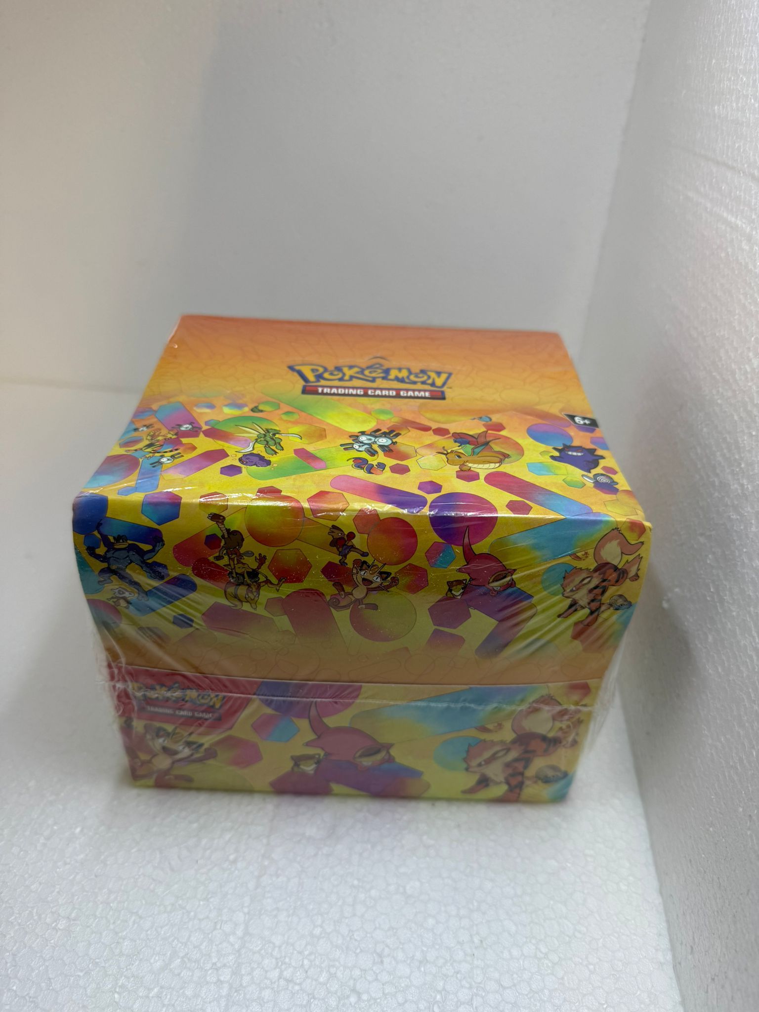 Pokémon 151 Mini Tin display